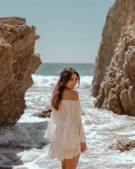 beach poses